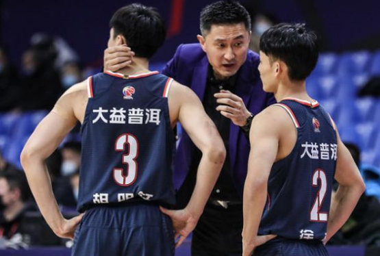24, 那不勒斯中场大脑复出激活全队进攻线  