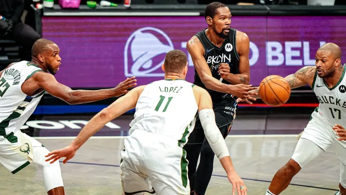 NBA-字母哥争议压哨绝杀凯尔特人，终结对手五连胜登顶东部引热议